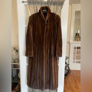 Mink Coat Natural Mahogany Female